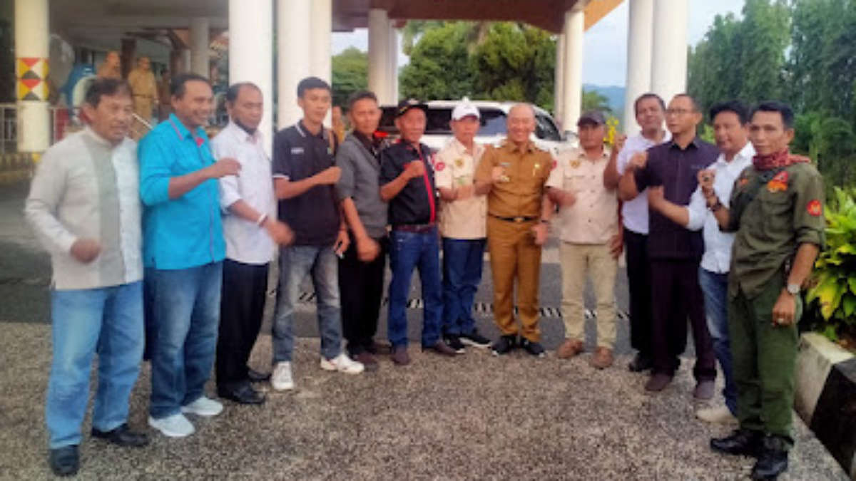 Ternyata Sehari Sebelum Aksi Gabungan Organisasi Bertemu dan Foto Bersama Pj Bupati, Ada Apa?