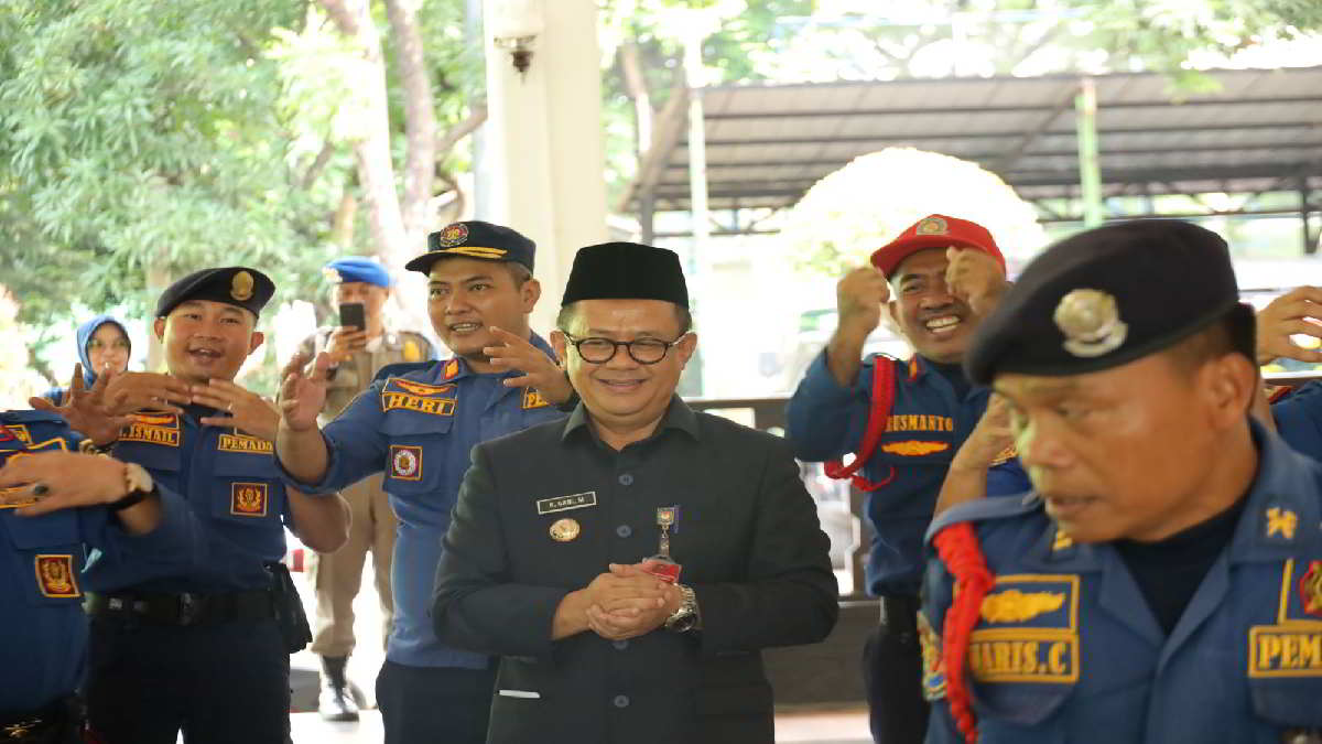 HUT ke-105 Damkar, Pj. Wali Kota Bekasi Lepas Kontingen Damkarmat ke Surabaya
