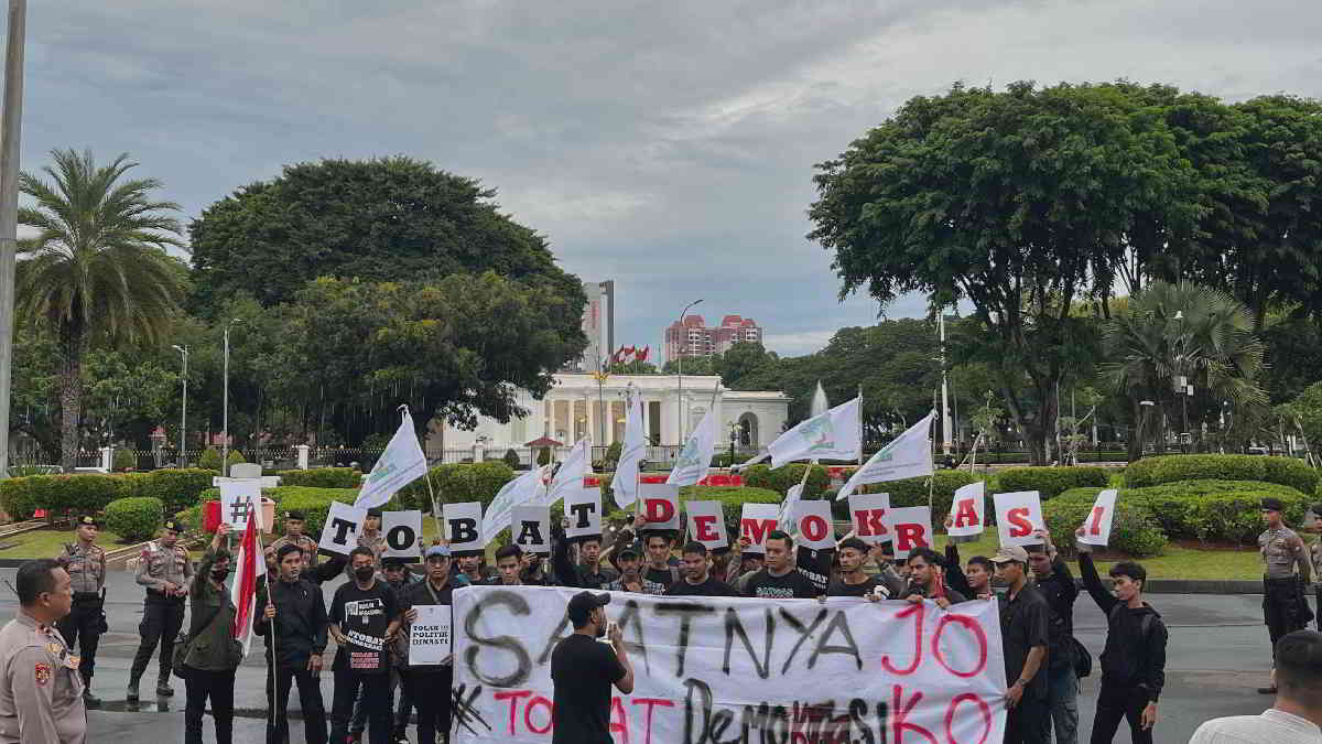 KAMMI Geruduk Istana, Tuntut Netralitas Pemerintah dan Penyelenggara Pemilu 2024