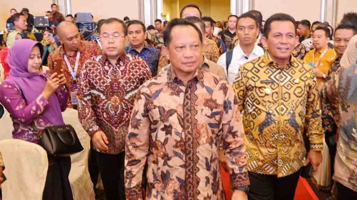 Mendagri Buka Rakornas Dukcapil 2024 di Harmoni One Batam