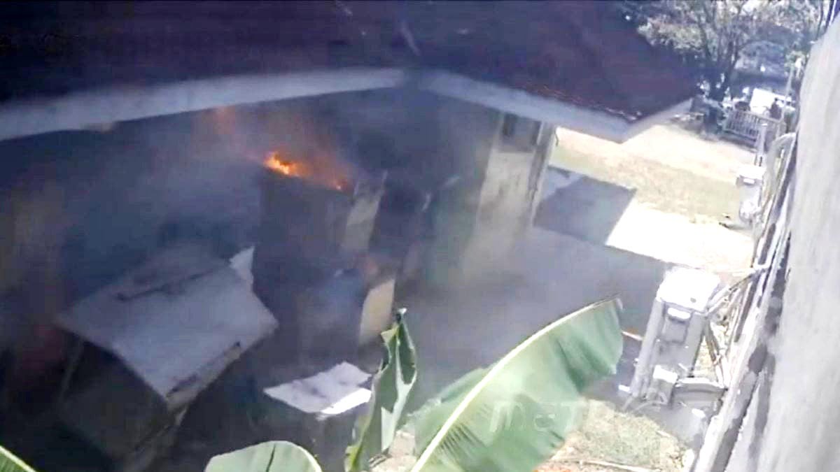 Diduga Akibat Petasan, Gedung Serbaguna di Rawalumbu Terbakar