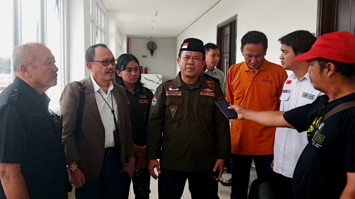 Ketua Umum PKN saat gelar konfrensi pers usai sidang perdana Praperadilan Polrestro Bekasi Kota di PN kota Bekasi, pada Senin 4 Maret 2024