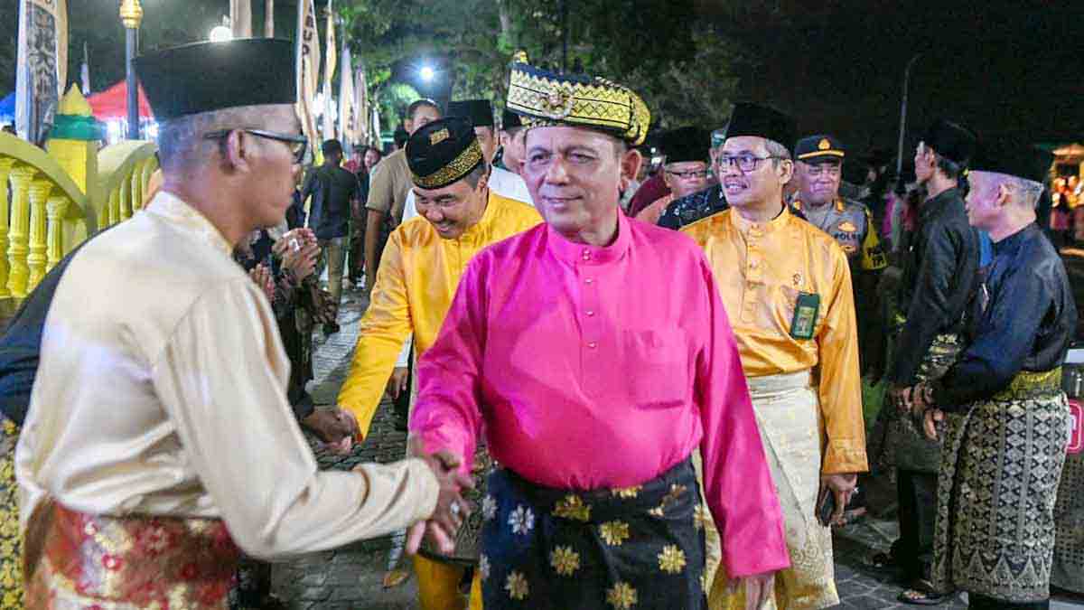 Gemerlapnya Pulau Penyengat di Malam Hari, Semakin Berkesan Dengan Digelarnya FIS di Balai Adat