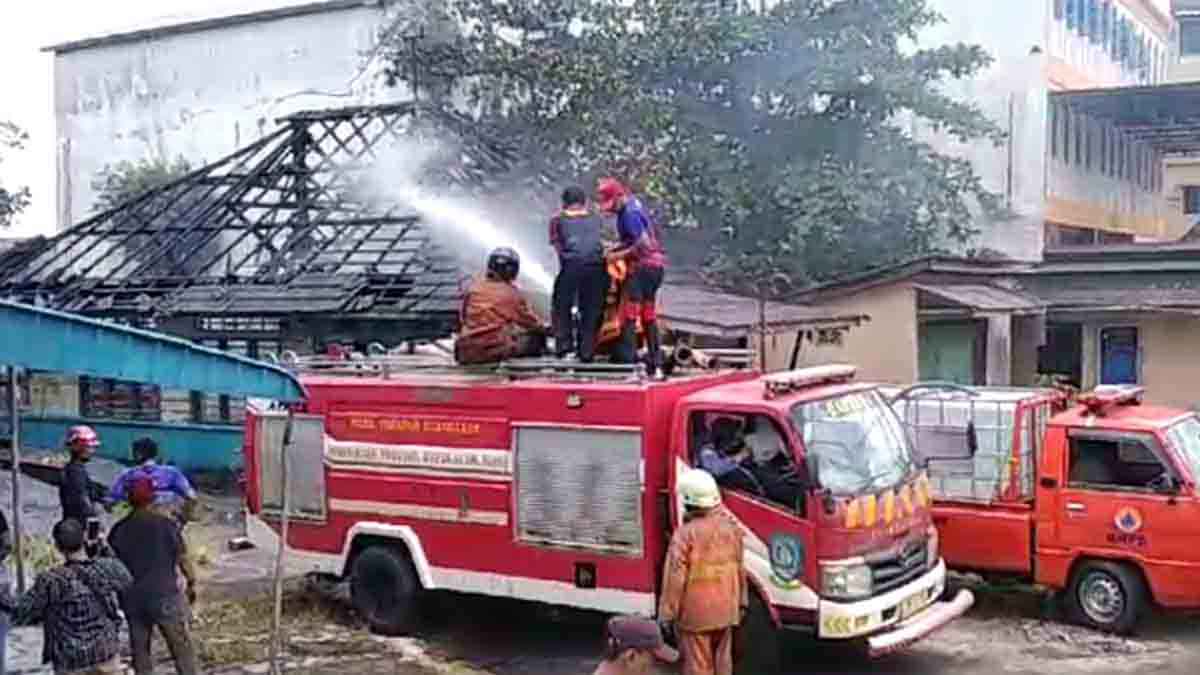 Rumah di Jalan MT Haryono Kota Tanjung Pinang Hangus Terbakar
