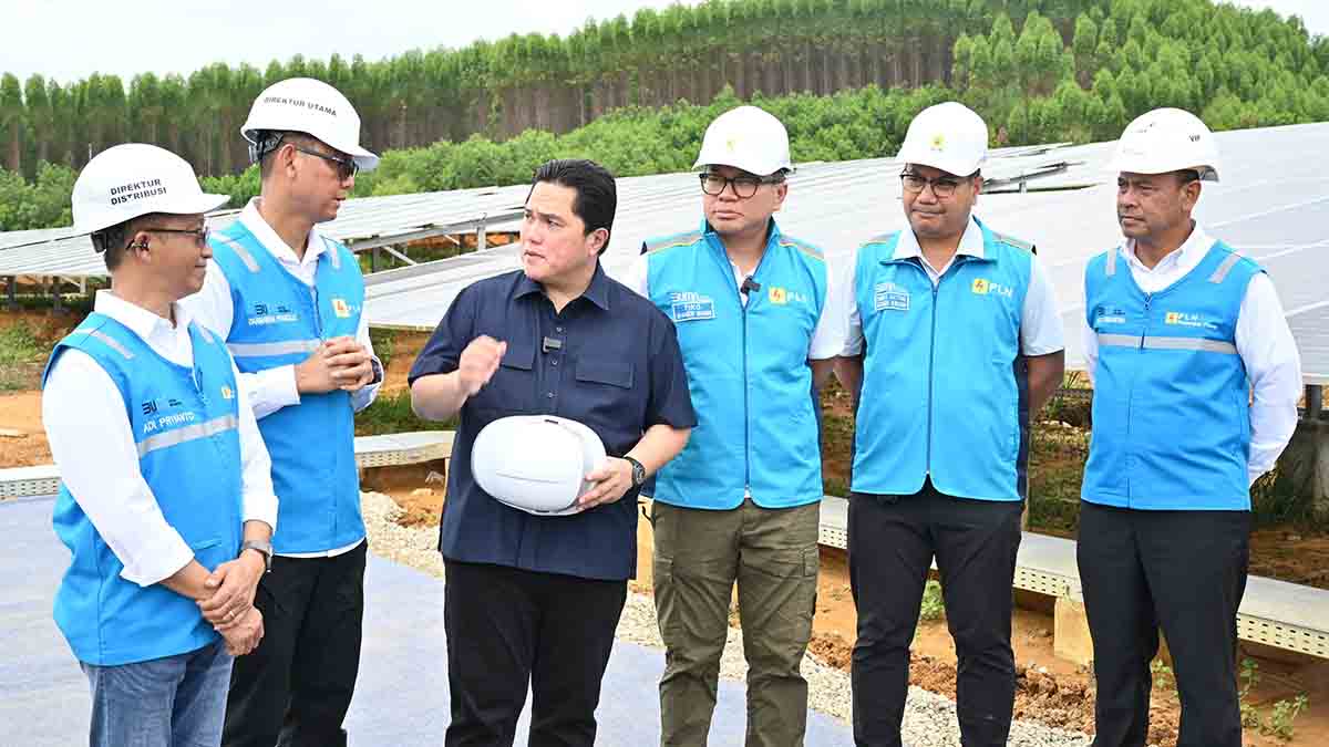 Tinjau Pembangkit Listrik Tenaga Surya, Menteri BUMN Apresiasi Gerak Cepat PLN Hadirkan Energi Bersih di IKN