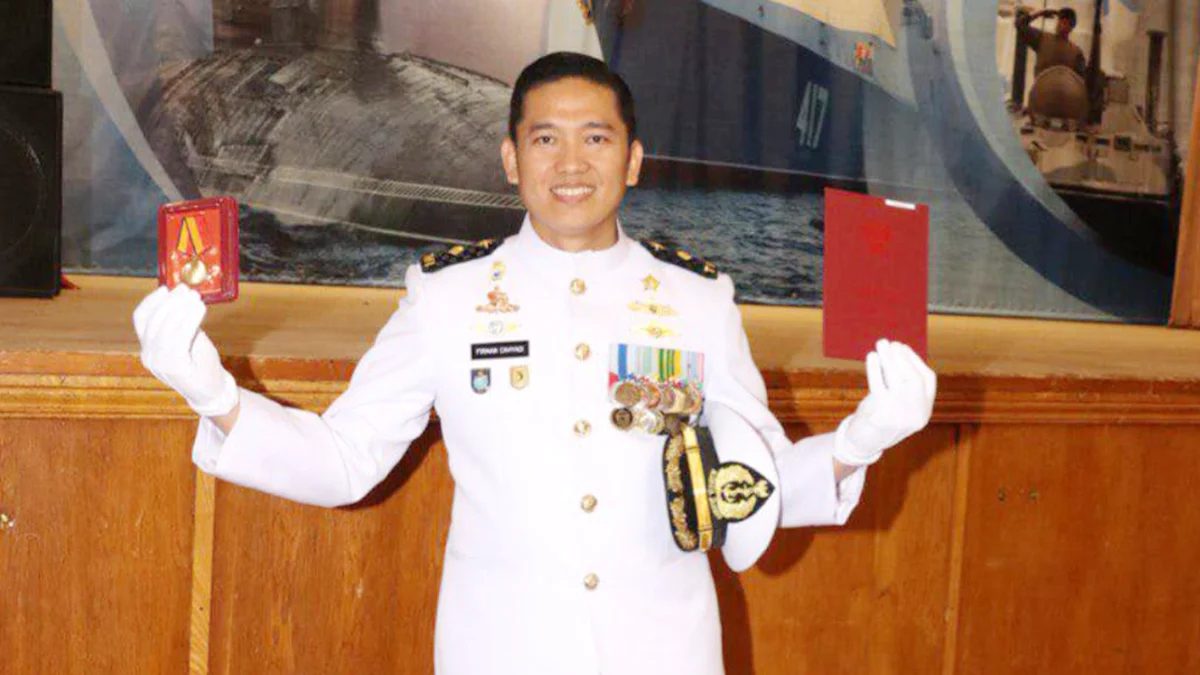 Ukir Prestasi Internasional, Mayor Laut Firman Cahyadi Raih Predikat Cumlaude di Rusia