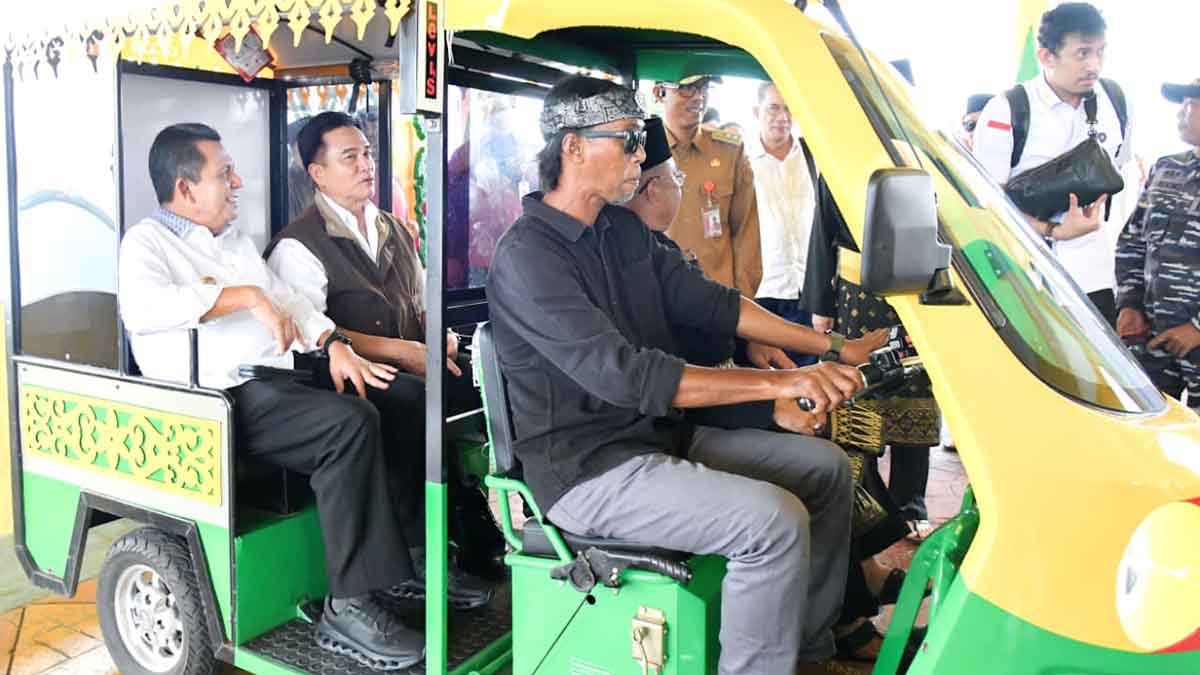 Bersama Gubernur Ansar, Menko Yusril Ihza Mahendra Telusuri Jejak Leluhur di Pulau Penyengat