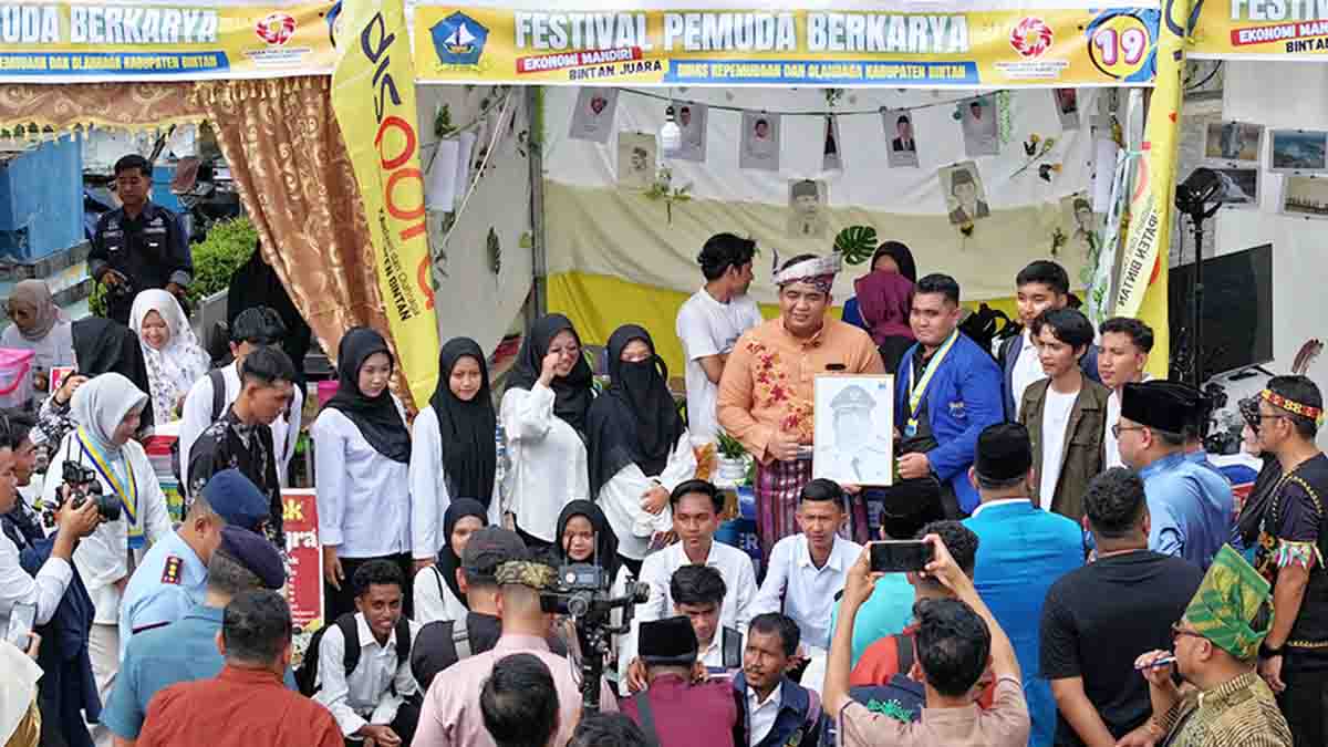 Hari Sumpah Pemuda 2025 di Bintan, Bupati Roby Resmikan Festival Pemuda Berkarya