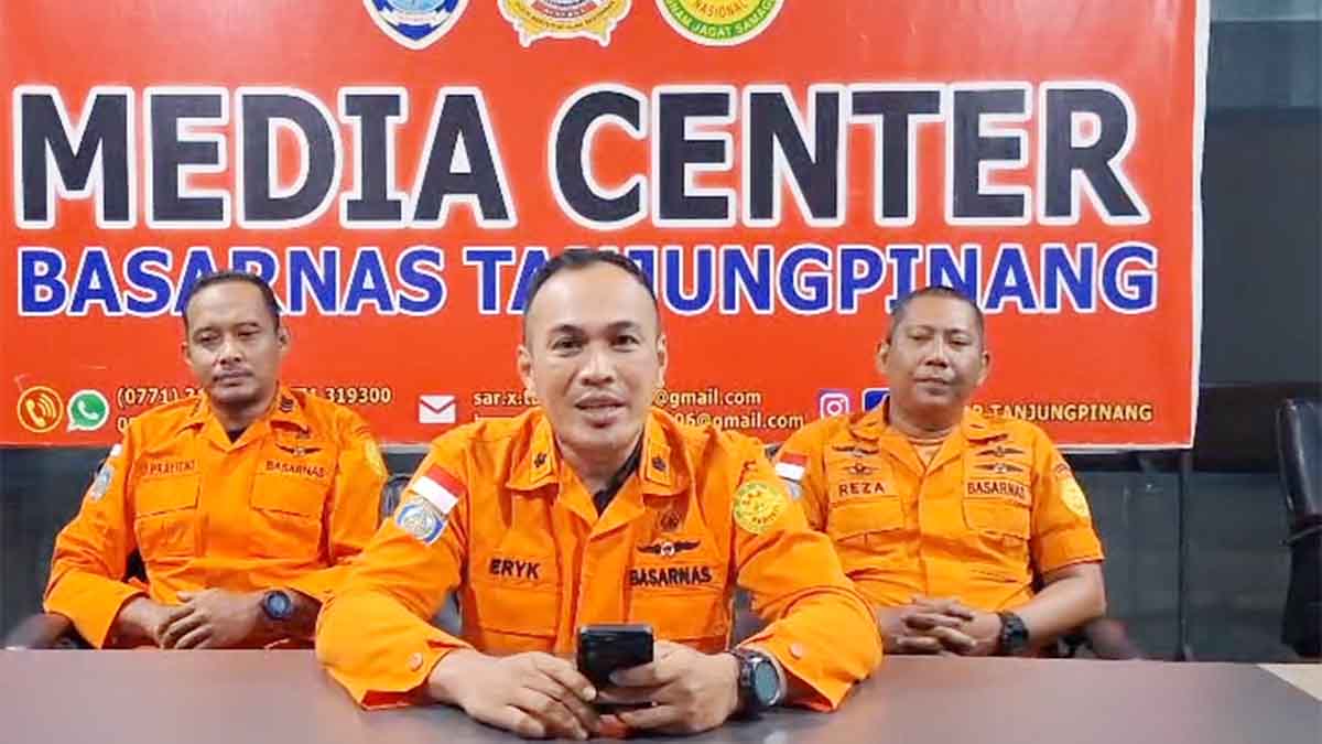 Kandas dan Bocor, KLM Green 6 Tenggelam di Terumbu Stail Karimun