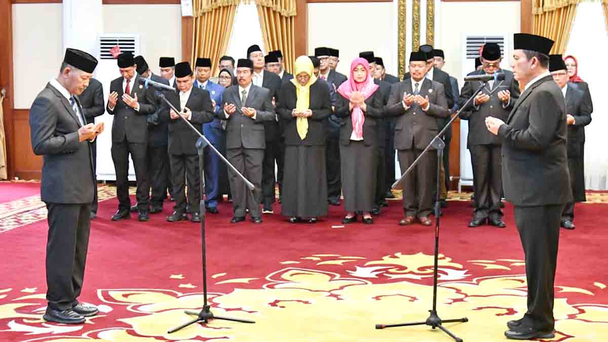 Reformasi Birokrasi Kepri Diperkuat, Gubernur Ansar Lantik Adi Prihantara Pejabat Fungsional Ahli Utama Sekaligus Plh Sekda Kepri