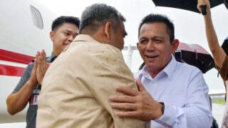 Tiba di Tanjungpinang, Ketua MPR RI Disambut Gubernur Kepri dengan Tradisi Adat Melayu