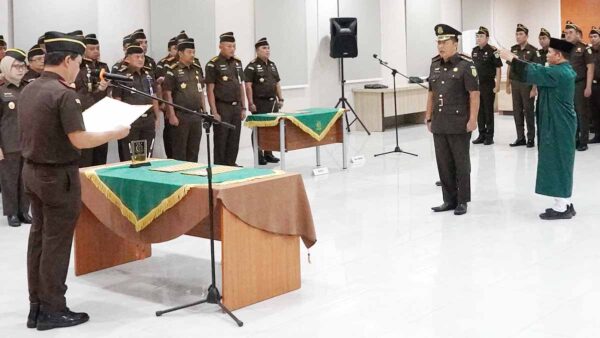 Kajati Kepri Lantik Aspidum Baru, Penegakan Hukum Berintegritas Ditekankan