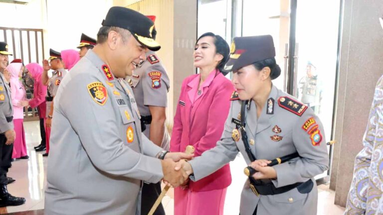 Dipimpin Kapolda Kepri, AKBP Yunita Stevani Resmi Jabat Kapolres Karimun Gantikan AKBP Robby Topan Manusiwa