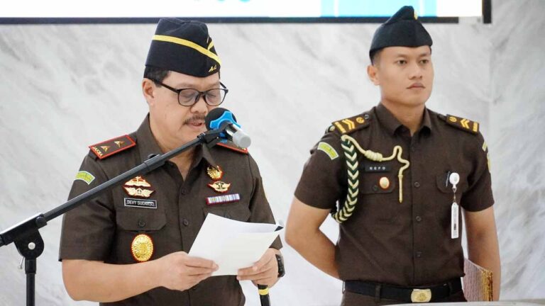 Kajati Kepri Soroti Peran Strategis Kejaksaan saat Melantik Asisten Pemulihan Aset