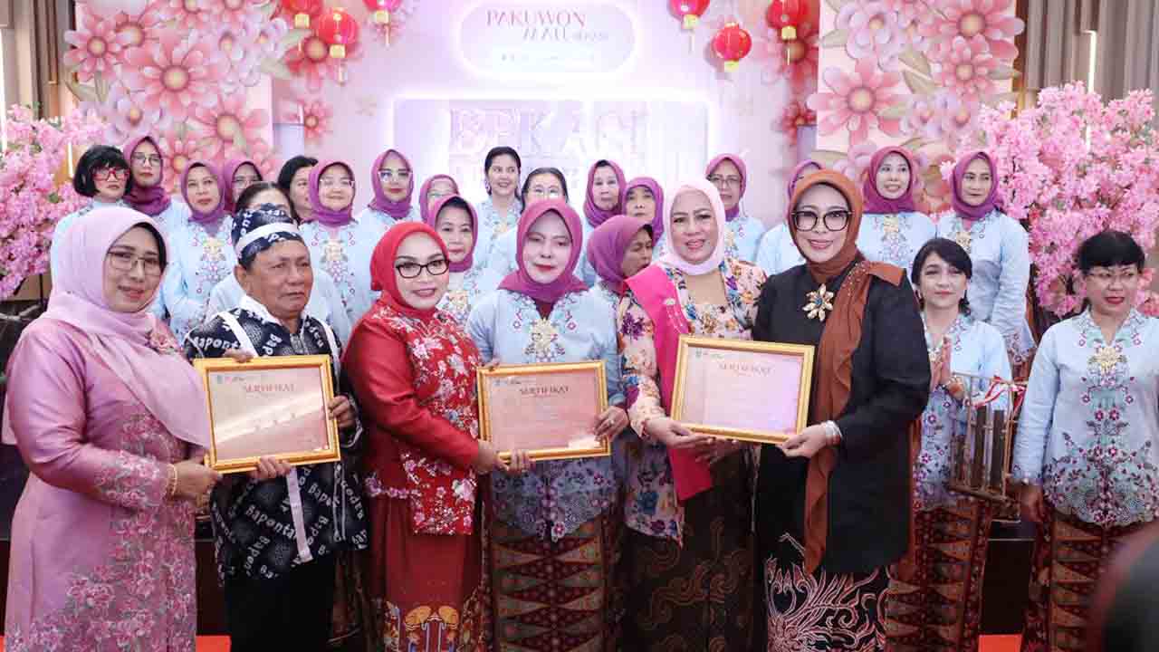 Fashion Show Disabilitas Warnai Bekasi Berkebaya 2026