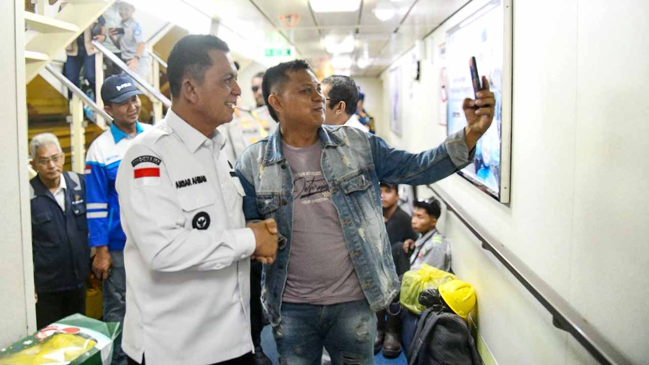 Ansar Dialog dengan Pemudik, Pastikan Perjalanan KM Kelud Berjalan Lancar Jelang Mudik Lebaran 2026