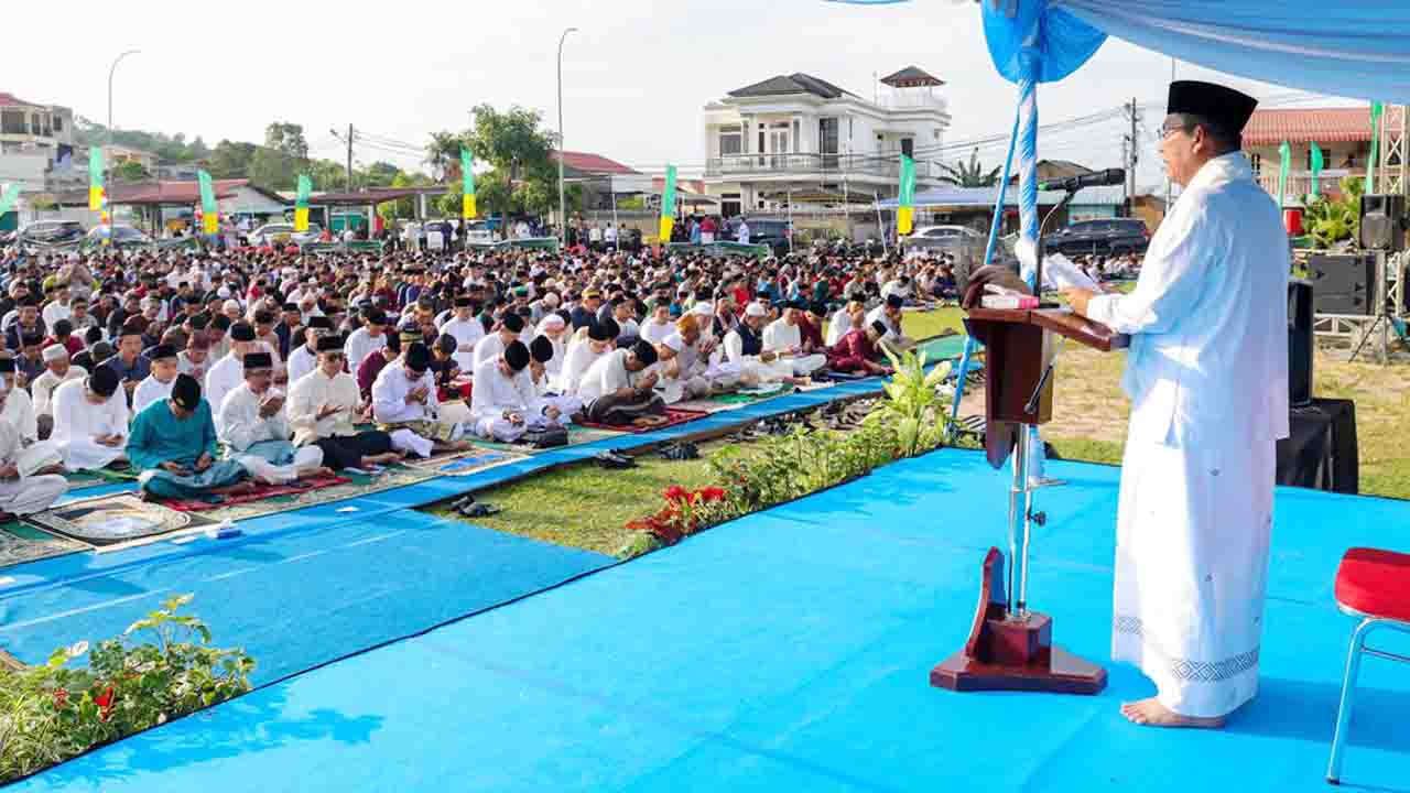 Jadi Khatib, Gubernur Ansar Ajak Warga Perkuat Persaudaraan Saat Idul Fitri 1447 H di Batam