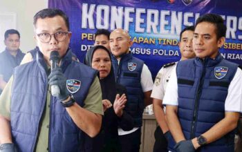 Kartu Lotre Bergambar Naga Jadi Barang Bukti Judi Online di Batam