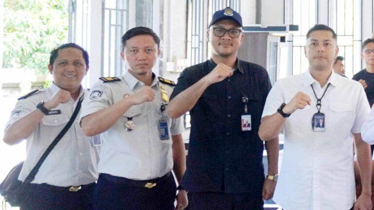 Kasi TIKKIM Imigrasi Karimun Paparkan Fungsi Warga dalam Program Desa Binaan Imigrasi
