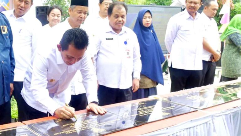 Revitalisasi SMA/SMK di Batam Diresmikan, Gubernur Ansar Soroti Kesiapan SDM