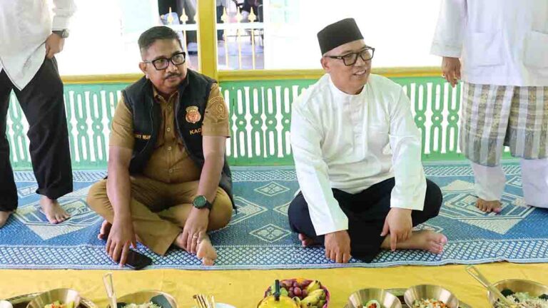 Salat Jumat di Penyengat, Wagub Nyanyang Ajak Jaga Warisan Peradaban Melayu