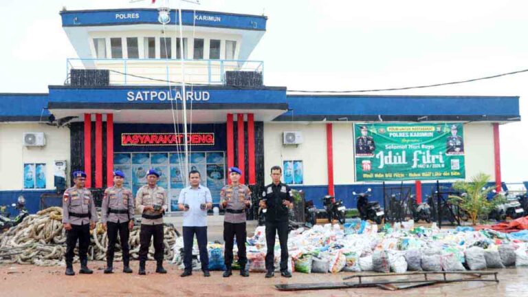 Satpolairud Polres Karimun Gagalkan Pengiriman Ilegal 9,5 Ton Terak Timah ke Riau
