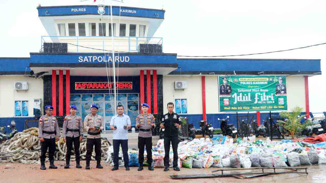 Satpolairud Polres Karimun Gagalkan Pengiriman Ilegal 9,5 Ton Terak Timah ke Riau