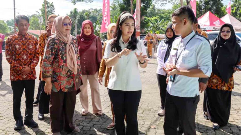 Wamendukbangga RI Awasi Langsung Pengolahan MBG di Tanjungpinang